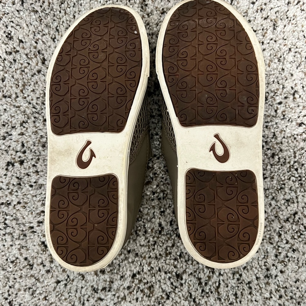 Olukai pehuea women’s slip on shoes. - Picture 3 of 7
